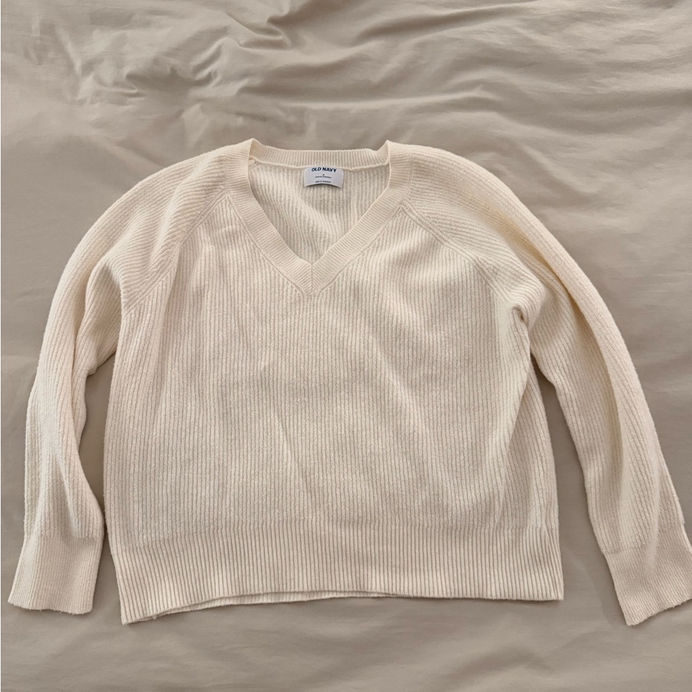 Old Navy Cream V-Neck Ribbed Sweater